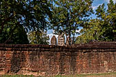 Thailand - Old Sukhothai - Wat Si Sawai. The temple is surrounded by laterite walls.